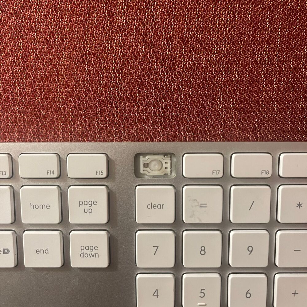 Apple USB Wired Aluminum Model A1243 Keyboard Ultra Thin keypad - Picture 7 of 10